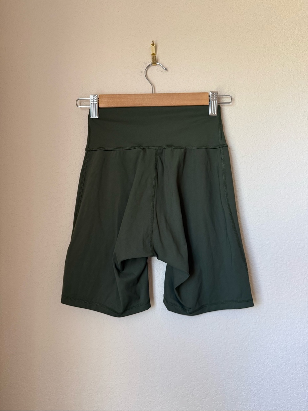 Gymshark Elevate Shorts Green Size Small - Picture 2 of 3